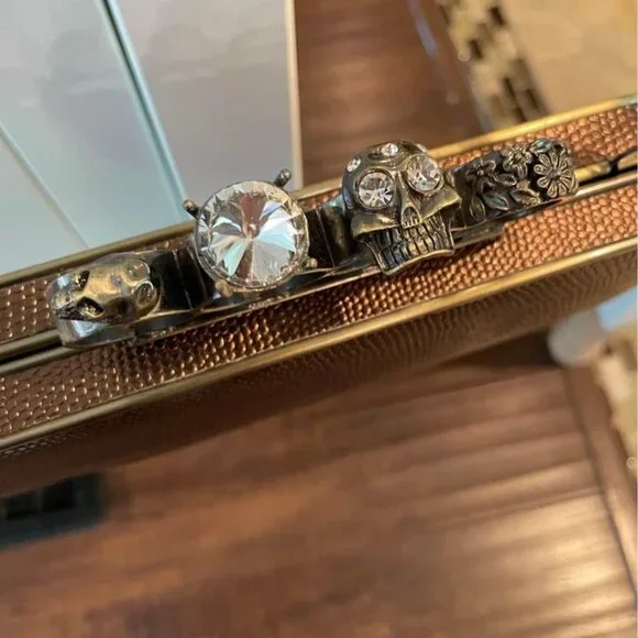 Knuckle Clutch Purse - Picture 4 of 5